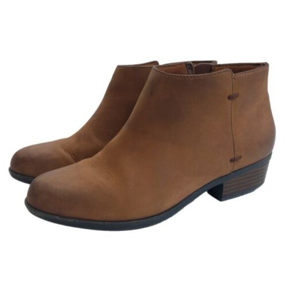 Clarks Tan Leather Ankle Booties - Picture 1 of 7